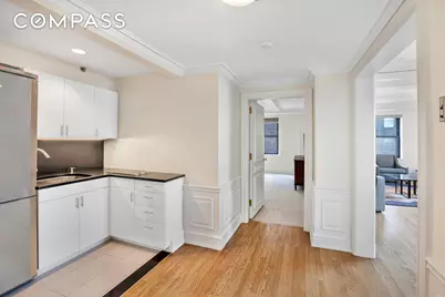 160 Central Park S #2307, New York City, NY 10019 - Photo 5