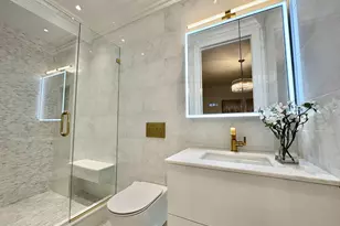 140 W 58th St, New York City, NY 10019 - Photo 5