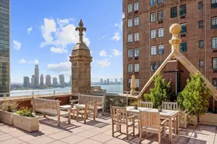 333 E 43rd St, New York City, NY 10017 - Photo 9