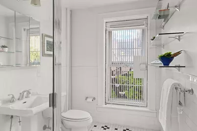 25 Charles Street #3D, New York City, NY 10014 - Photo 3