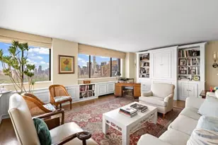 45 W 67th St, New York City, NY 10023 - Photo 3