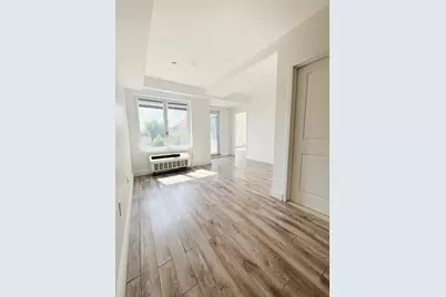 28-20 Astoria Boulevard #404, New York City, NY 11102 - Photo 7