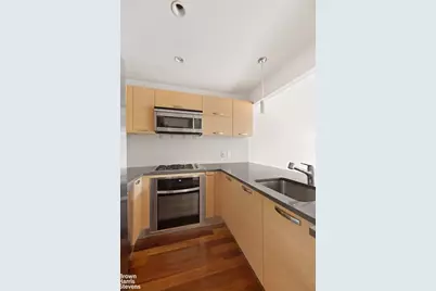 181 Clermont Avenue #510, New York City, NY 11205 - Photo 3