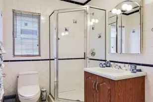 933 E 22nd St, New York City, NY 11210 - Photo 31