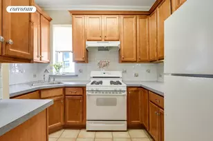 933 E 22nd St, New York City, NY 11210 - Photo 35