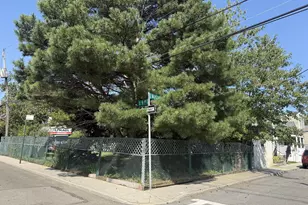 8-15 Walton Rd, New York City, NY 11693 - Photo 3