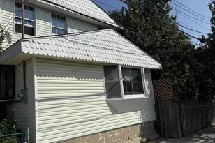 8-15 Walton Rd, New York City, NY 11693 - Photo 7