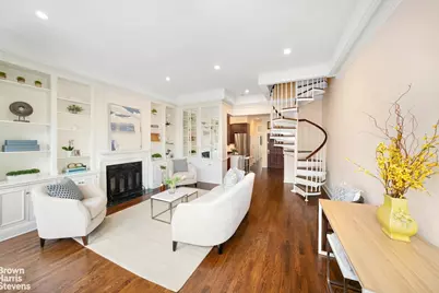 24 W 70th Street #PH4, New York City, NY 10023 - Photo 3