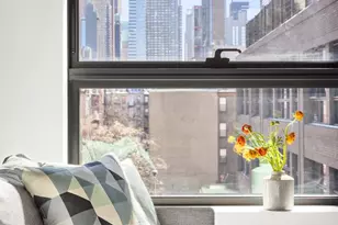 547 W 47th St, New York City, NY 10036 - Photo 3