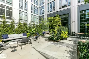 310 W 52nd St, New York City, NY 10019 - Photo 11