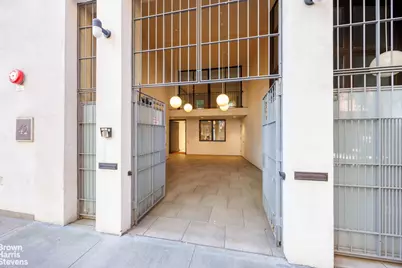 42 Downing Street, New York City, NY 10014 - Photo 23