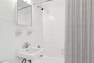 555 Pacific St, New York City, NY 11217 - Photo 17