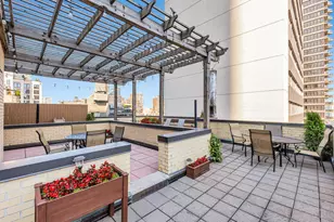 301 E 48th St, New York City, NY 10017 - Photo 15