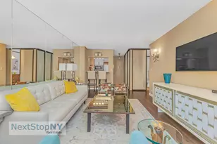 245 E 54th St, New York City, NY 10022 - Photo 3