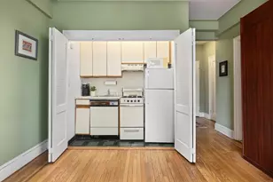 127 W 79th St, New York City, NY 10024 - Photo 3