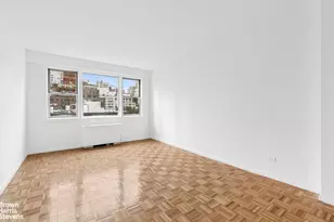 525 E 82nd St, New York City, NY 10028 - Photo 3