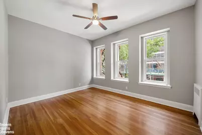 102 W 75th Street #24, New York City, NY 10023 - Photo 3