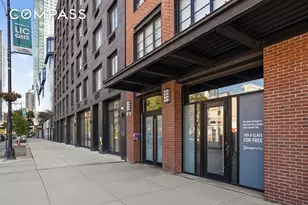 21-10 44th Dr, New York City, NY 11101 - Photo 17