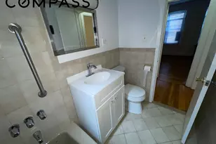 31-74 33rd St, New York City, NY 11106 - Photo 11