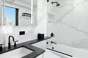 900 Park Ave, New York City, NY 10075 - Photo 15