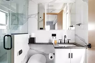 900 Park Ave, New York City, NY 10075 - Photo 13