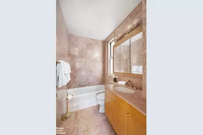 262 Central Park W #2D, New York City, NY 10024 - Photo 5