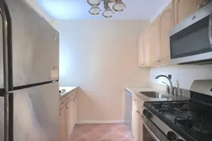 581 Academy St, New York City, NY 10034 - Photo 9