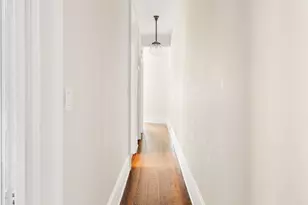 223 W 21st St, New York City, NY 10011 - Photo 9