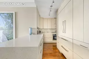 165 W 66th St, New York City, NY 10023 - Photo 3