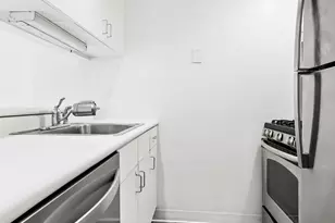 2250 Broadway, New York City, NY 10024 - Photo 7