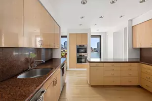450 E 52nd St, New York City, NY 10022 - Photo 19