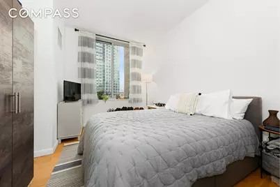 46-30 Center Boulevard #1106, New York City, NY 11109 - Photo 7