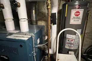 1040 Willmohr St, New York City, NY 11212 - Photo 9