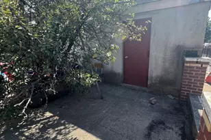 1040 Willmohr St, New York City, NY 11212 - Photo 5