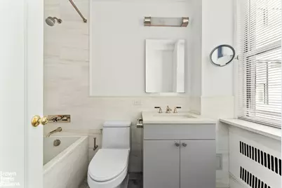4 E 70th Street #5C, New York City, NY 10021 - Photo 3