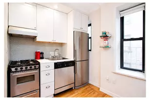 22 Grove St, New York City, NY 10014 - Photo 3