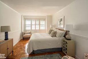 300 E 40th St, New York City, NY 10016 - Photo 3