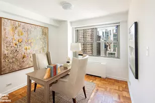 300 E 40th St, New York City, NY 10016 - Photo 5