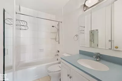 300 E 40th Street #29S, New York City, NY 10016 - Photo 9