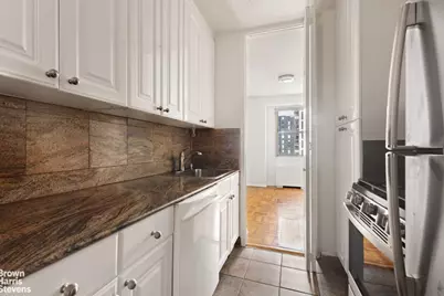 300 E 40th Street #29S, New York City, NY 10016 - Photo 3