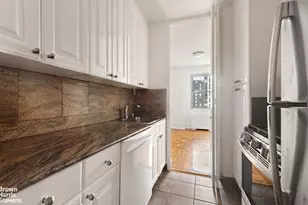 300 E 40th St, New York City, NY 10016 - Photo 3