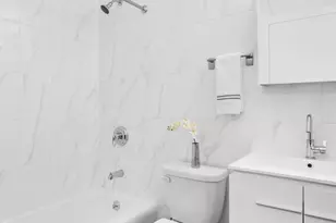 684 Washington St, New York City, NY 10014 - Photo 7