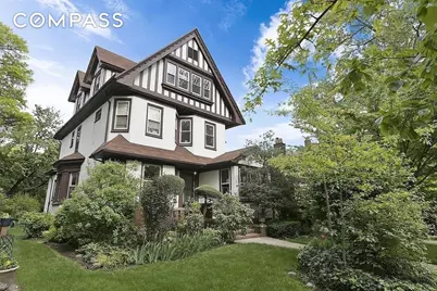 689 E 17th Street #TWNHSE, New York City, NY 11230 - Photo 25