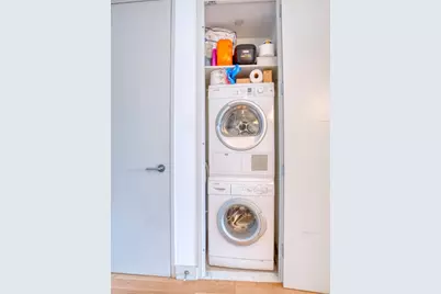 21-45 44th Drive #5K, New York City, NY 11101 - Photo 9