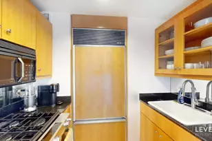 160 W 66th St, New York City, NY 10023 - Photo 5