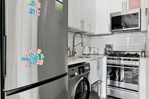 122 W 80th St, New York City, NY 10024 - Photo 3