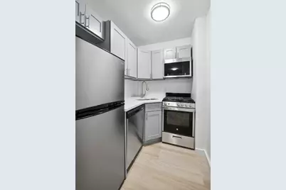 321 E 48th Street #6J, New York City, NY 10017 - Photo 3
