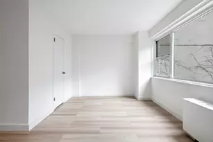 321 E 48th St, New York City, NY 10017 - Photo 7