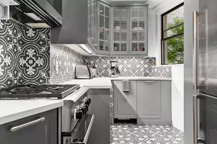 175 E 79th St, New York City, NY 10075 - Photo 3