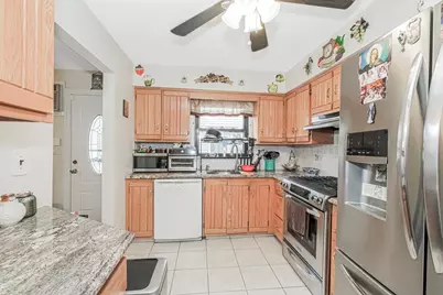 100 Marisa Circle, New York City, NY 10309 - Photo 27